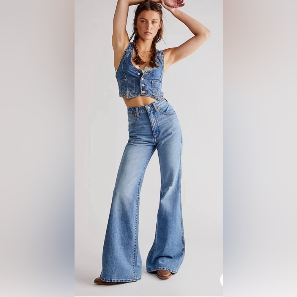 Free People Wrangler Wanderer 622 High Rise Flare Jeans